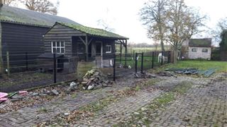 Dubbelstaafsmat hekwerk voor een dierenverblijf in Nijeveen